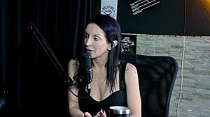 Living in Belgium, Loves Hard Porn with Big Dutch Guys 😍