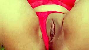 This Hot Babe Shows Off On Webcam! 😍