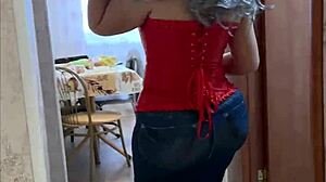 Mature lady got frisky with the weather and took anal in her big ass 😜