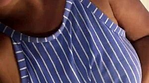 Tipper encantado con mi mujer me complace sin saber