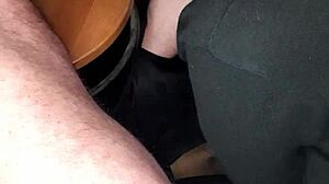 mi succhia il cazzo di nascosto e ingoia tutto, e io godo come una bestia?