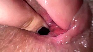 Close-up kont vingeren met vieze praat voor intense anale orgasme