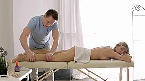 Juicy Amateur Lady Takes Deep Pounding from Behind