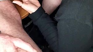 mi succhia il cazzo di nascosto e ingoia tutto, e io godo come una bestia?