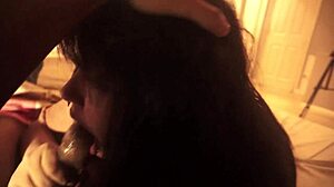 mirando porno en tiktok con mi hermanastra y terminamos grabando un video antes de que nos descubran nuestros padres