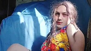 Twerking Big White Ass Sissy Crossdresser Rides Hard Cock