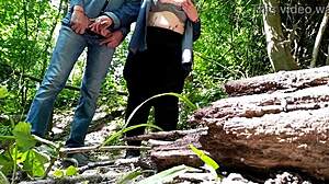 昨晚肥胖陌生人帮我在户外猛烈高潮