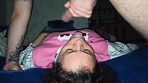 madura milf le gusta chupar verga y beso negro para el amigo de su hijo 😏