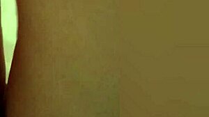 greta va in bagno e poi si riscalda sotto la coperta.