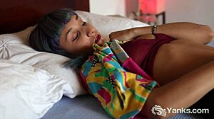 Jay Elles' Pretty Buzzing Masturbation!