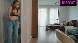 s3e1 Üvey Oğul Eve Geliyor, Yeni Üvey Anneyi Ortak Yatakta Gece Yarısı Beceriyor 😈