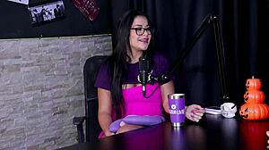 Tinha medo do que iam pensar sempre gostou de gravar o namorado tomou fama de corno - raphaela savanah sheer red halloween