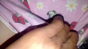 เย็ดหีสาวเพื่อนบ้านที่มีหีที่สวยงามน่าเลียน่าเย็ดหี... wet