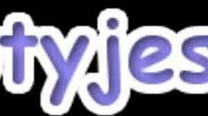 milf jess ryan shows off toys