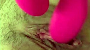 Horny tiktoker la paisa squirts after dildo self-fuck