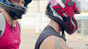 ركبت على زب صديقي الكبير