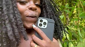 Eu E Meu Amigo Levamos A Pretinha Gostosa Para Cachoeira