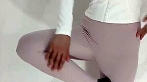 Siganjue in Sexy Lingerie Masturbates Wildly in Black Stockings!