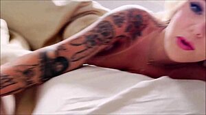 Big Step Sister Kali Roses Shares Bed on Vacation with Alex Adams.