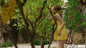 Vixen Polly Gets Muff Diving And Cunilingus In Chance Encounter