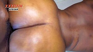 Mdx Dresses Sexy in Bed to Seduce Me