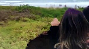 Milf sjokkert av uventet offentlig anal creampie