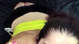 Acabei de sair do banho e a white moon ja veio de boca no pau pra levar uma gozada na cara