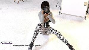 Wow, il trucco di festa di Jessy con una fragola a Big City Pleasures 59 è pazzesco!