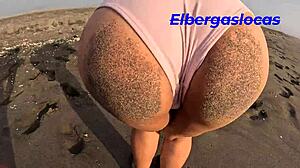 Tenemos sexo frente a la playa me gano la emocion y exitacion de hacerlo en un lugar publico asi que tuvimos sexo al aire libre