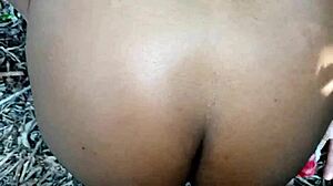 gravei escondido, dei pro novinho gostoso d4, minha raba gigante balançando, quer ver mais?