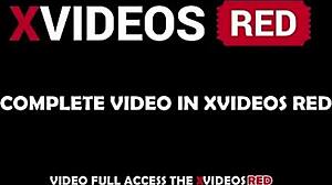 Ejaculei Na Bunda Dela Mas Continuei Com O Penis Duro Remando Ate Ejacular Segunda Vez Dentro