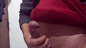 Эй, я дрочу прямо сейчас в одежде.