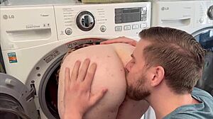 Почему моя мачеха с большой попкой застряла в стиралке, Стив Рикз?