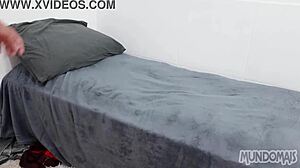 Eu E Meu Colega De Quarto Fodemos Com Grandes Paus