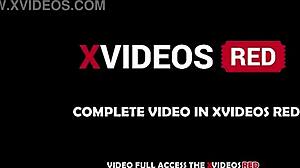 Ejaculei Na Bunda Dela Mas Continuei Com O Penis Duro Remando Ate Ejacular Segunda Vez Dentro