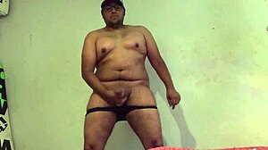 Bld Ladiesmanjay Shows Big Latino Dick For Milfs