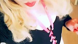 Amateur tranny veronica plays with toys alone at home 😘