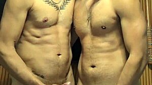 Dando o cu e cheirando a cueca