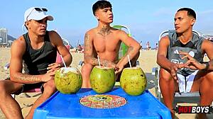 Fodendo o safado com meu melhor amigo!