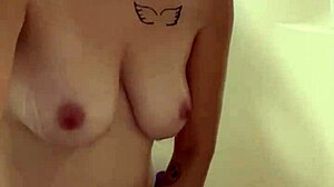 Ivy19921 invites you to cum and shower together now