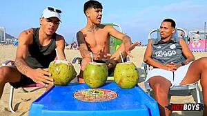 Fodendo o safado com meu melhor amigo!