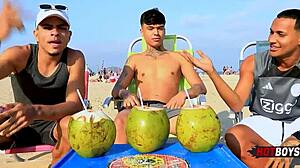 Fodendo o safado com meu melhor amigo!