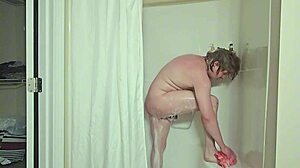 Fucking and sucking bareback