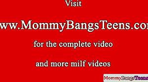 Eita, essa cougar linda ficou bem safada com um sortudo de 18+ hoje!