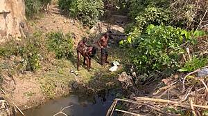 两个陌生人河边猛干18岁乡村妹