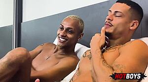 joguinhos e sexo na casa dos amigos