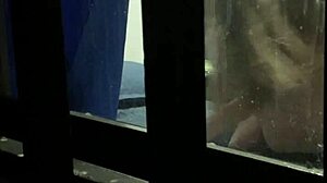 Tunggu, isteri saya selingkuh dengan lelaki muda 18+ di kamera tersembunyi?