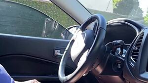 Orang Asing Perasan Saya Lancap Di Kereta Dan Tolong Saya Pancut