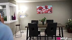 Pomajka i pastorka pozivaju Conora na trosom zabavu