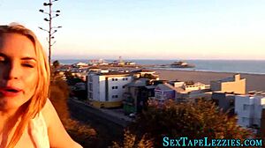 Real Lesbians Finger Cunt!